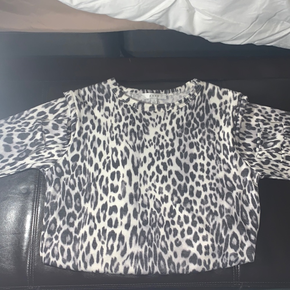 Cheetah print sweater/ top